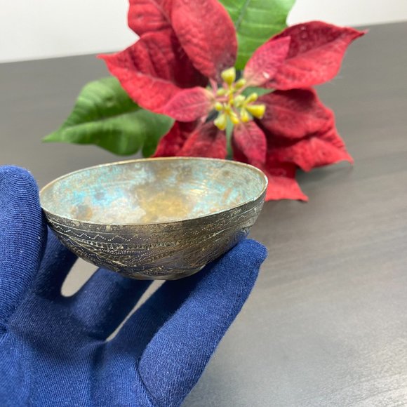Antique Brass Round Bowl, Handcrafted Small Vessel, Vintage Solid Metal Dish, De - Picture 10 of 10